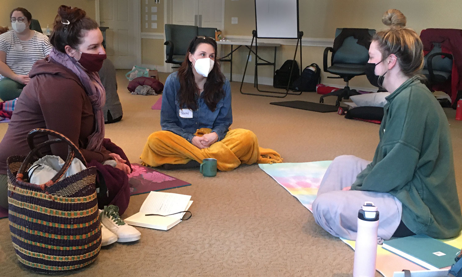 Mindfulness-class-Day-of-Gratitude-group-of-masked-people-baner mindfulness class three people in conversation